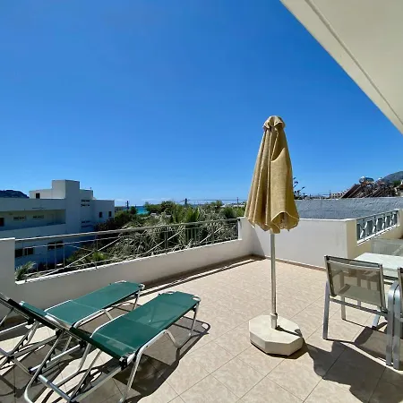 Manolis Aparthotel 3*
