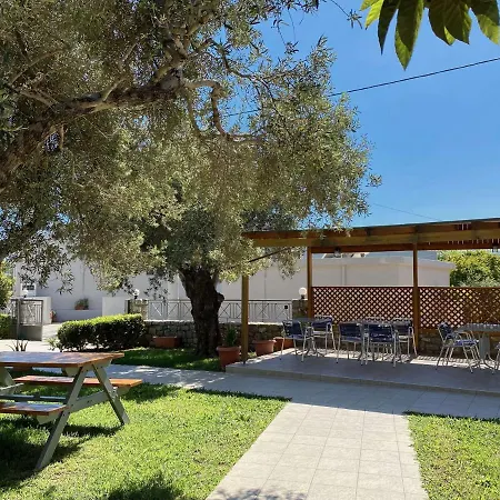 Manolis Aparthotel