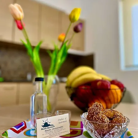 Manolis Aparthotel 3*
