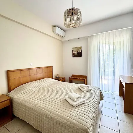 Aparthotel Manolis 3*
