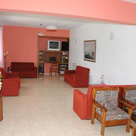 Aparthotel Manolis 3*